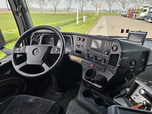 Deska rozdzielcza i stanowisko kierowcy — Mercedes-Benz ANTOS 1835 FRIGO TAILLIFT z 2014 roku