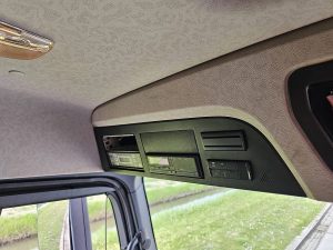 Wyposażenie specjalne wnętrza — Mercedes-Benz ANTOS 1835 FRIGO TAILLIFT z 2014 roku