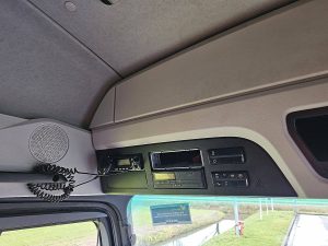 Wyposażenie specjalne wnętrza, ujęcie 3 — Mercedes-Benz AROCS 1843 4X4 ALLRAD PTO MP5 z 2020 roku