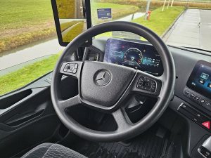 Wyposażenie specjalne wnętrza, ujęcie 2 — Mercedes-Benz AROCS 1843 4X4 ALLRAD PTO MP5 z 2020 roku
