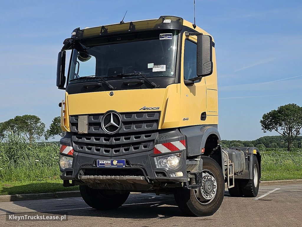 Mercedes-Benz AROCS 1843 AROCS 2043 AS z 2020 roku, ciągnik siodłowy z zagranicy — przód pojazdu
