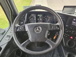 Wyposażenie specjalne wnętrza, ujęcie 3 — Mercedes-Benz AROCS 1846 z 2018 roku