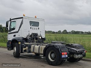 Strona kierowcy z tyłu — Mercedes-Benz AROCS 1846 z 2018 roku