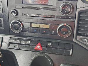 Wyposażenie specjalne wnętrza, ujęcie 5 — Mercedes-Benz AROCS 2043 AS z 2018 roku