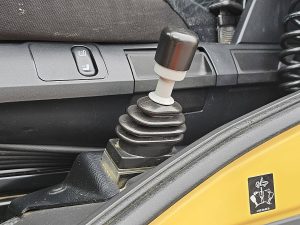 Wyposażenie specjalne — Mercedes-Benz AROCS 2043 AS z 2018 roku
