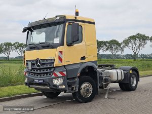 Strona kierowcy z przodu — Mercedes-Benz AROCS 2043 AS z 2018 roku