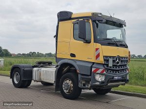 Strona pasażera z przodu — Mercedes-Benz AROCS 2043 AS z 2018 roku