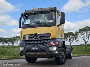 Przód pojazdu — Mercedes-Benz AROCS 2043 AS 4X4 ALLRAD z 2020 roku