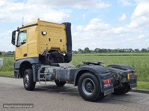 Strona kierowcy z tyłu — Mercedes-Benz AROCS 2043 AS 4X4 ALLRAD z 2020 roku
