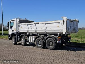 Strona kierowcy z tyłu — Mercedes-Benz AROCS 3246 z 2018 roku