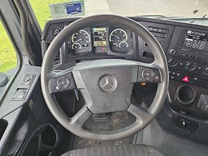 Wyposażenie specjalne wnętrza, ujęcie 2 — Mercedes-Benz AROCS 3248 8X4 FULL STEEL z 2016 roku