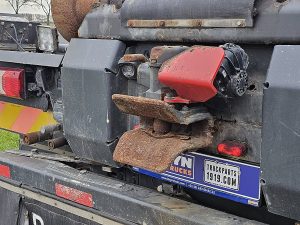 Hak holowniczy — Mercedes-Benz AROCS 3248 8X4 FULL STEEL z 2016 roku
