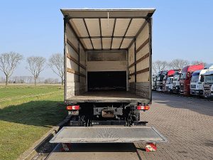 Przestrzeń ładunkowa — Mercedes-Benz ATEGO 1524 AIRCO TAILLIFT z 2021 roku