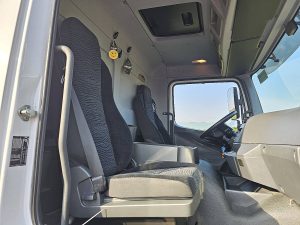 Wnętrze kabiny — Mercedes-Benz ATEGO 1524 AIRCO TAILLIFT z 2021 roku