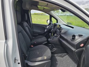 Wnętrze kabiny — Mercedes-Benz CITAN 110 CDI 2xZijdeur Mbux Long! z 2022 roku