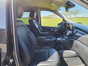 Wnętrze kabiny — Mercedes-Benz EQV 300 L3 XL 7-Pers 90 kWh z 2022 roku