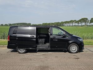 Drzwi boczne przestrzeni ładunkowej — Mercedes-Benz EQV 300 L3 XL 7-Pers 90 kWh z 2022 roku