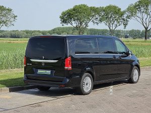 Strona pasażera z tyłu — Mercedes-Benz EQV 300 L3 XL 7-Pers 90 kWh z 2022 roku