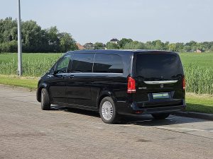 Strona kierowcy z tyłu — Mercedes-Benz EQV 300 L3 XL 7-Pers 90 kWh z 2022 roku