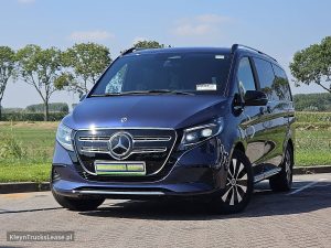 Przód pojazdu — Mercedes-Benz EQV 300 wltp 364 kms 90kwh z 2024 roku