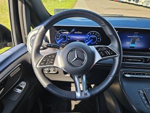 Wyposażenie specjalne wnętrza, ujęcie 3 — Mercedes-Benz EQV 300 wltp 364 kms 90kwh z 2024 roku