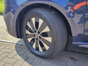 Felga aluminiowa — Mercedes-Benz EQV 300 wltp 364 kms 90kwh z 2024 roku