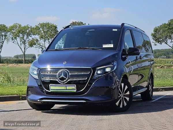 Mercedes-Benz EQV 300 wltp 364 kms 90kwh z 2024 roku, do przewozu osób z zagranicy — przód pojazdu