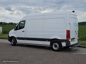 Strona kierowcy z tyłu — Mercedes-Benz ESPRINTER 55 kWh 168 km wltp z 2021 roku
