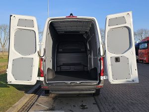 Przestrzeń ładunkowa — Mercedes-Benz ESPRINTER 81kWh 300KmWLTP L2H2 z 2026 roku