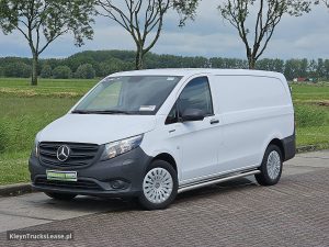 Strona kierowcy z przodu — Mercedes-Benz EVITO 66Kwh Wltp 292 kms z 2022 roku