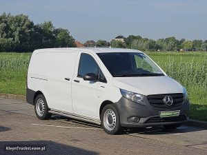 Strona pasażera z przodu — Mercedes-Benz EVITO ac carplay 66kWh z 2022 roku