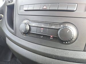 Wyposażenie specjalne wnętrza — Mercedes-Benz EVITO ac carplay 66kWh z 2022 roku