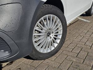 Felga aluminiowa — Mercedes-Benz EVITO XL Vebabox 60 kWh z 2024 roku
