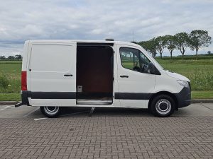 Drzwi boczne przestrzeni ładunkowej — Mercedes-Benz SPRINTER 211 ac carplay EURO6 z 2022 roku