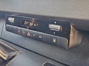 Wyposażenie specjalne wnętrza — Mercedes-Benz SPRINTER 211 L2H1 Euro6 Mbux AC! z 2021 roku