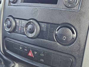 Wyposażenie specjalne wnętrza — Mercedes-Benz SPRINTER 213 ac 9-pers EURO6 z 2016 roku