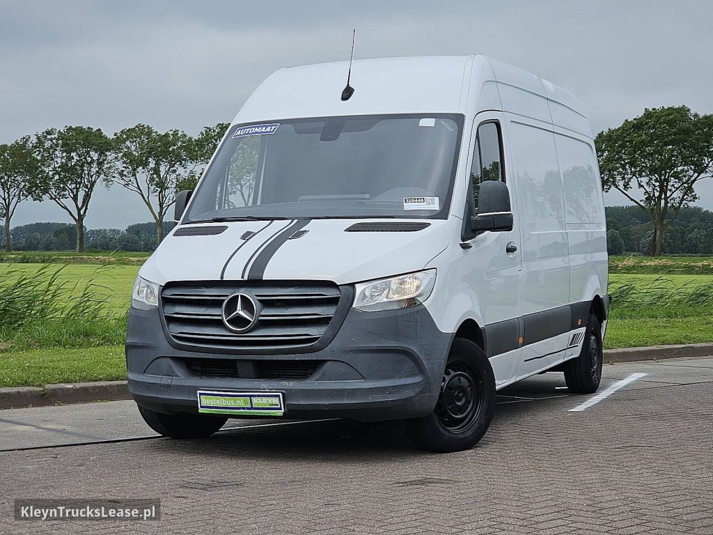 Mercedes-Benz SPRINTER 214 CDI AUT. L2H2 z 2020 roku, blaszak z zagranicy — przód pojazdu