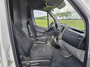 Wnętrze kabiny — Mercedes-Benz SPRINTER 310 L3H2 Maxi Automaat z 2014 roku