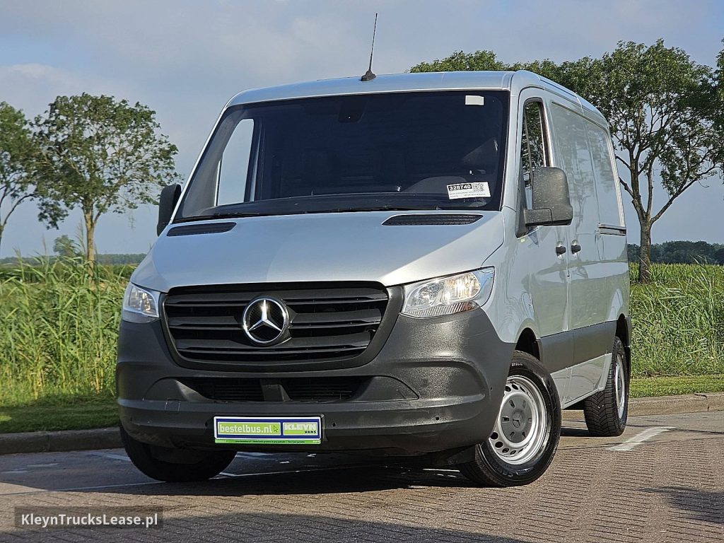 Mercedes-Benz SPRINTER 311 L1H1 2xZijdeur Mbiux z 2020 roku, blaszak z zagranicy — przód pojazdu