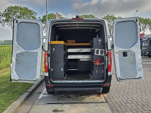 Przestrzeń ładunkowa — Mercedes-Benz SPRINTER 311 L1H1 2xZijdeur Mbiux z 2020 roku