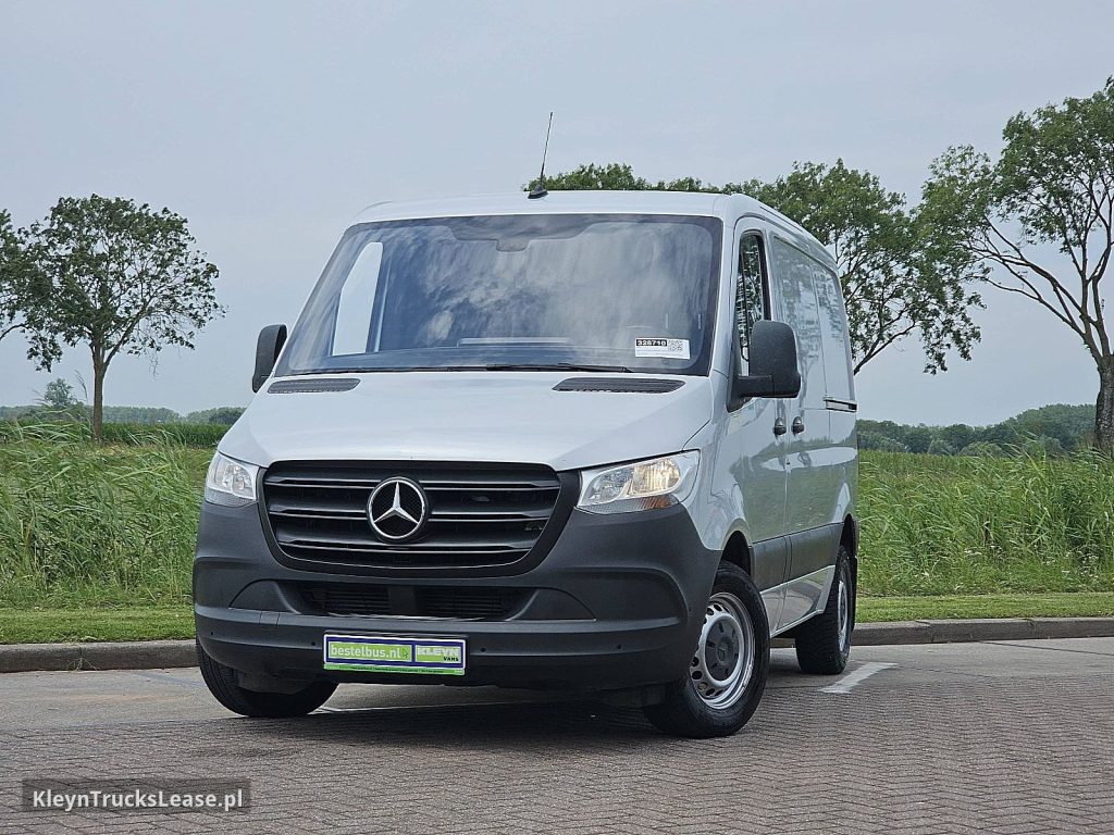 Mercedes-Benz SPRINTER 311 L1H1 2xZijdeur Mbux! z 2020 roku, blaszak z zagranicy — przód pojazdu