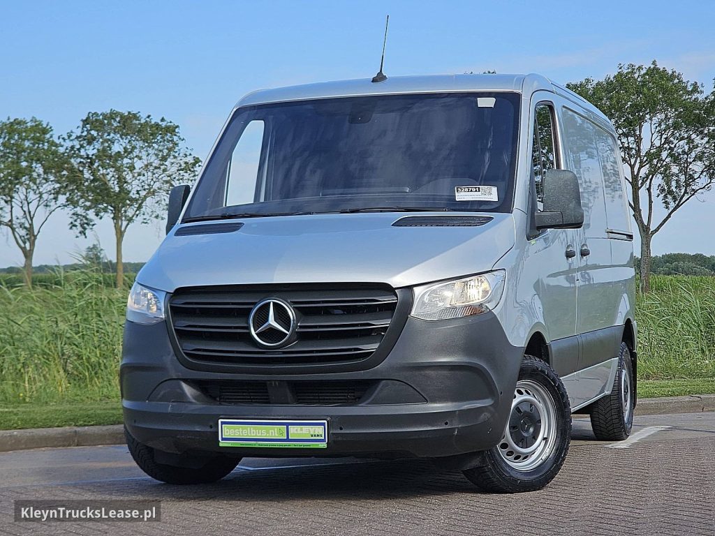 Mercedes-Benz SPRINTER 311 L1H1 2xZijdeur Mbux! z 2020 roku, blaszak z zagranicy — przód pojazdu