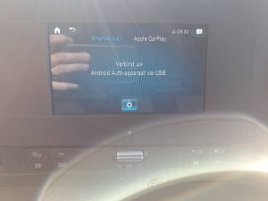 Ekran z Apple CarPlay — Mercedes-Benz SPRINTER 311 L1H1 2xZijdeur Mbux! z 2020 roku