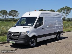 Strona kierowcy z przodu — Mercedes-Benz SPRINTER 311 L2H2 MBUX10  RWD z 2024 roku