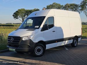 Strona kierowcy z przodu — Mercedes-Benz SPRINTER 311 L2H2 MBUX10  RWD z 2024 roku