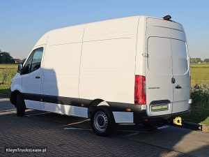 Strona kierowcy z tyłu — Mercedes-Benz SPRINTER 311 L2H2 MBUX10  RWD z 2024 roku