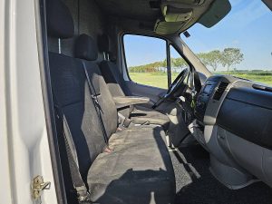 Wnętrze kabiny — Mercedes-Benz SPRINTER 313 L3H2 Maxi FRIGO Ac! z 2016 roku