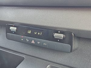 Wyposażenie specjalne wnętrza — Mercedes-Benz SPRINTER 314 Bakwagen Laadklep! z 2021 roku