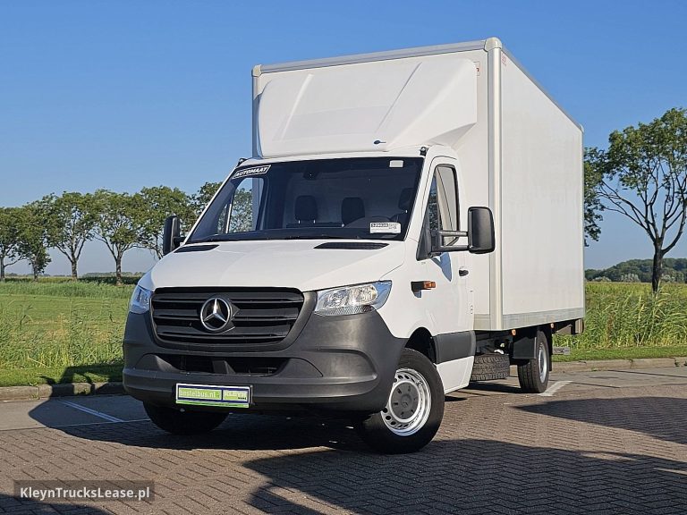 Mercedes-Benz SPRINTER 317 Bakwagen Laadklep! z 2022 roku, kontener z zagranicy — przód pojazdu