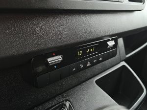 Wyposażenie specjalne wnętrza — Mercedes-Benz SPRINTER 314 L2H2 Mbux Euro6 AC! z 2020 roku